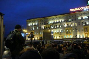 У Москві опозиціонерів порозтягували по міліцейських автобусах