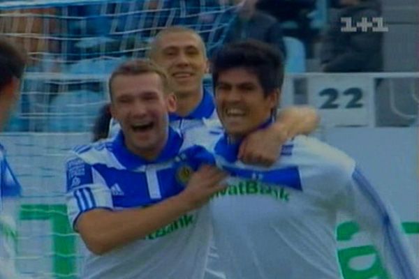 "Динамо" - "Карпати" - 1:0. Гол Алмейди