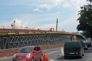 У Києві відкрили рух на Набережно-Хрещатицькій естакаді