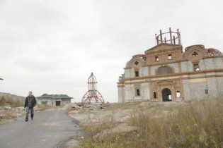 Ющенко платит строителям своей дачи 10 гривен в день