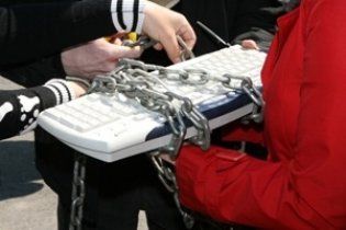 Указания британской армии, как вести допрос: "унижайте, раздевайте, угрожайте"