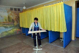 В Украине - первые местные выборы при новой власти