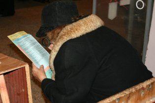 На виборчих дільницях українці матюкаються і рвуть бюлетені