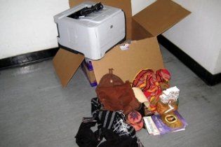 Посылку с бомбой доставили в Дубай двумя пассажирскими рейсами