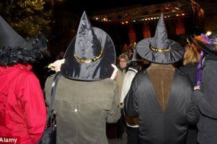 Британская полиция выпустила инструкцию о правилах поведения с ведьмами