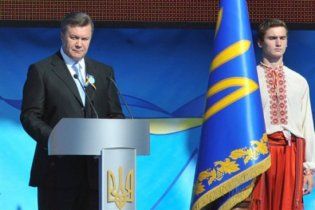 Янукович наказав Азарову говорити правду, а не брехати