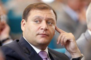 Добкін вимикає радіо, коли співає Скрипка чи Вакарчук