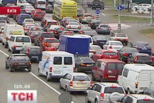 Стало відомо скільки киянин витрачає у заторах