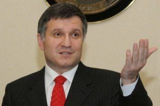 Аваков отстает от Кернеса менее чем на 1%
