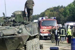 В Швейцарии столкнулись четыре БТР - 12 раненых