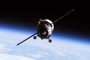 Російський космічний корабель впав через сміття у двигуні