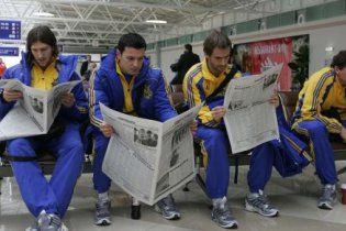 Збірна України полетіла у Швейцарію