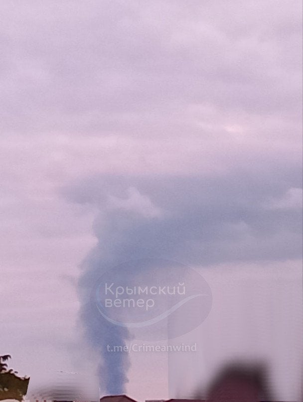 Пожар на нефтебазе в Гвардейском после атаки БпЛА / © соцмережі