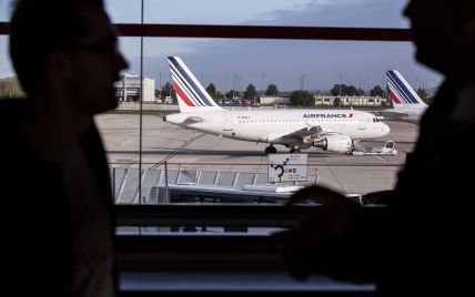 Пассажиры рейса Air France стали заложниками обычной мыши