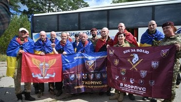 Звільнені з полону українські військові_10 / © Володимир Зеленський