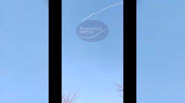 Вибухи в Криму: роботу ППО зняли на відео