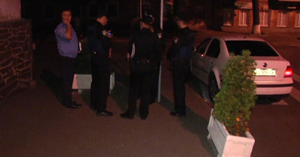 Розшукуваний п'яний міліціонер Подільського райвідділку сам здався поліції