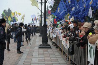 Протестуючі підприємці погрожують взяти в облогу Януковича
