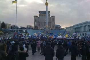 Протестующие на Майдане требуют отставки Могилева