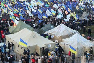 Участники Оранжевой революции снова собирают Майдан