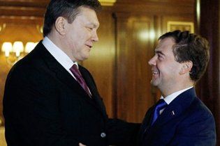 Янукович терміново їде до Мєдвєдєва домовлятися про газ
