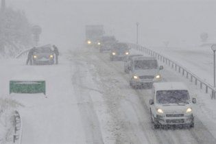 Через негоду в США скасовано дві тисячі авіарейсів