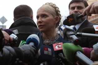 Тимошенко прийшла до ГПУ із компроматом на Азарова