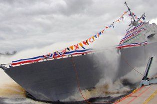 У США спустили на воду бойовий корабель нового покоління
