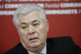 В парламенте Молдовы коммунисты объединились с демократами