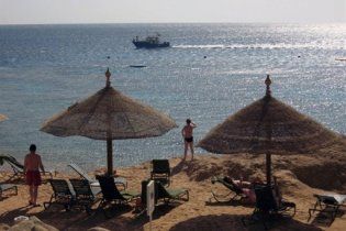 Футболісти "Шахтаря" на відпочинку: одні в Таїланд, інші до акул