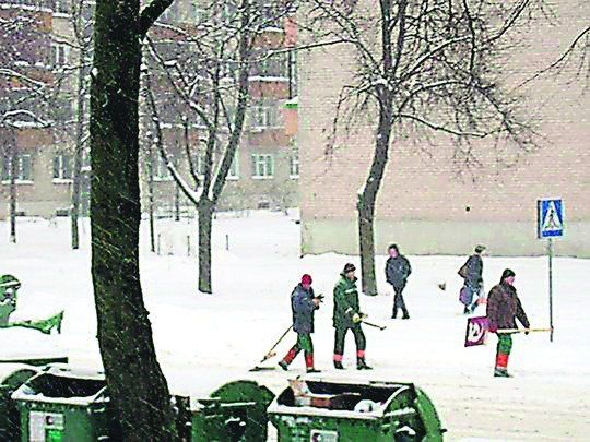 Лопати із серпом та молотом