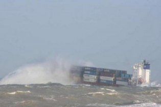 МЗС: врятовані моряки із Adriatic госпіталізації не потребують