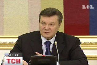 Янукович жорстко присікатиме втручання влади у справи ФФУ