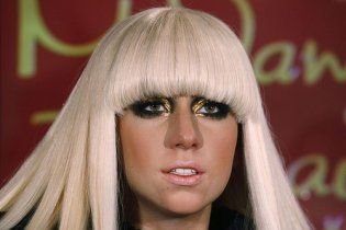 Lady GaGa виконала у Парижі нову пісню про "Гітлера"