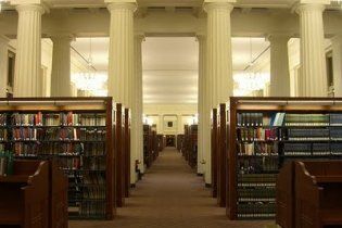 З української бібліотеки в Москві вилучено націоналістичну літературу