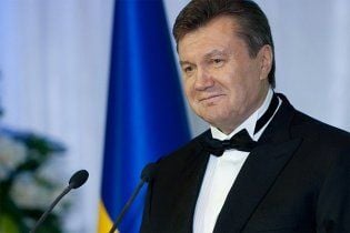 Янукович привітав українців із Днем Святого Миколая і закликав не обійти увагою жодну дитину