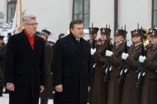 Янукович відмовився відвідати музей радянської окупації в Латвії