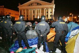У Мінську перед виборами президента з магазинів зникли намети