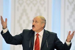 Лукашенко продовжує вірити в ідеали "Великого жовтня"