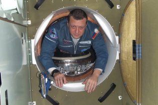 Росіяни везуть в космос людські кістки, помідори та захист від радіації