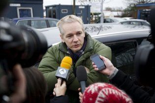 Ассанж угрожает медиамагнату Мердоку "губительными" файлами