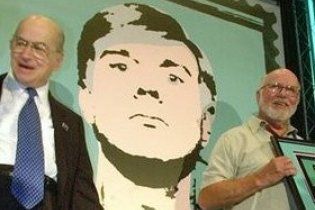Умер брат Энди Уорхола