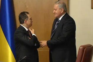 Колесников и Тихонов обрадовались аресту Луценко и назвали его жену "дурой"
