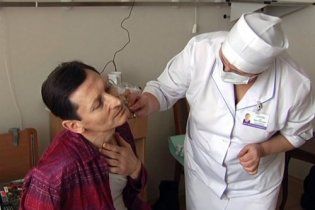 Избитый депутат пожаловался, что его раны измерили линейкой и назвали легкими