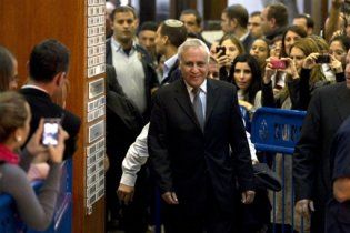 Екс-президента Ізраїлю визнано винним у зґвалтуваннях