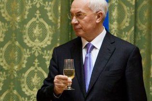 Азаров похвалився, що бюджет-2010 виконаний на 99%