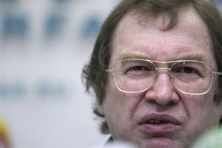 Ежемесячный доход у меня, по-моему, 500 долларов