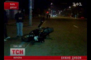 Милиция ищет водителя иномарки, который сбил мотоциклиста и тащил его 800 метров