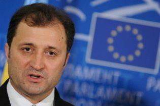 Молдова получила новое правительство во главе со старым премьером