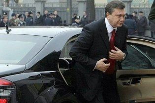 Для автомобілів Януковича закупили бензину на 5 мільйонів